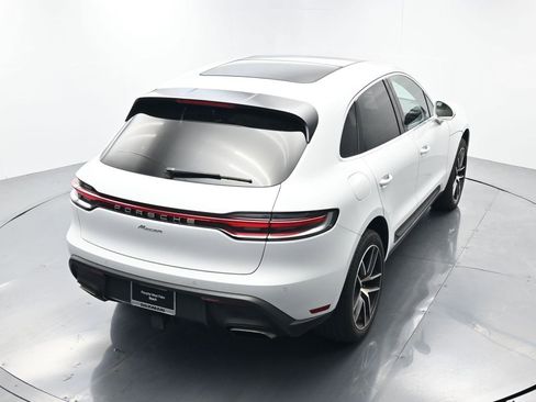 Certified 2024 Porsche Macan image 36
