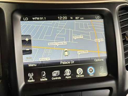 Used 2015 Jeep Cherokee Limited image 24