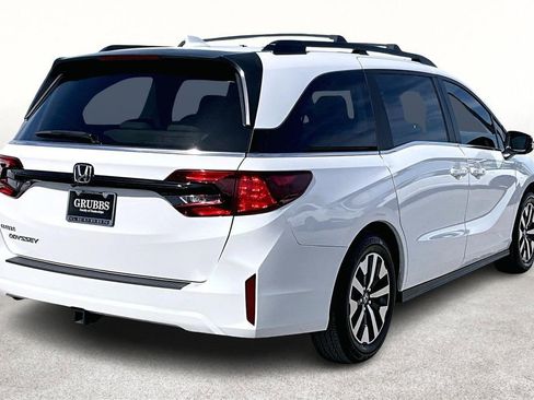 Used 2025 Honda Odyssey EX-L image 2