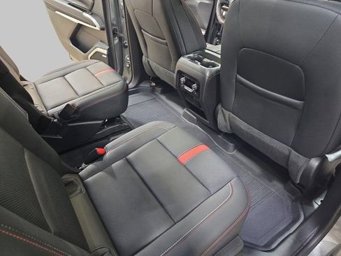 Used 2024 Chevrolet Traverse RS image 12