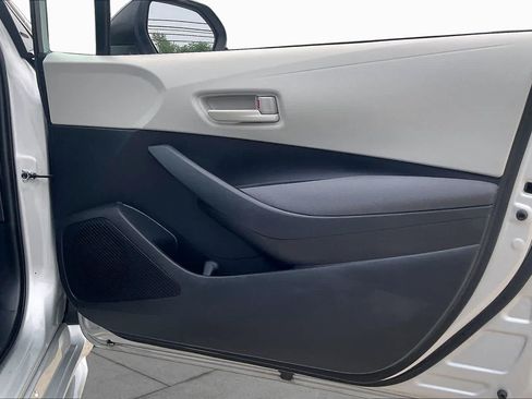 Used 2023 Toyota Corolla LE FWD image 20