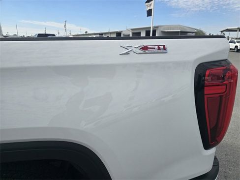 Used 2024 GMC Sierra 1500 SLT image 7