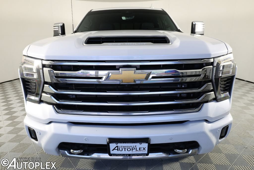 Used 2024 Chevrolet Silverado 2500 High Country w/ Technology Package AWD/4WD image 2