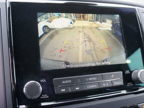 Used 2024 Nissan Titan SV w/ SV Convenience Package image 16