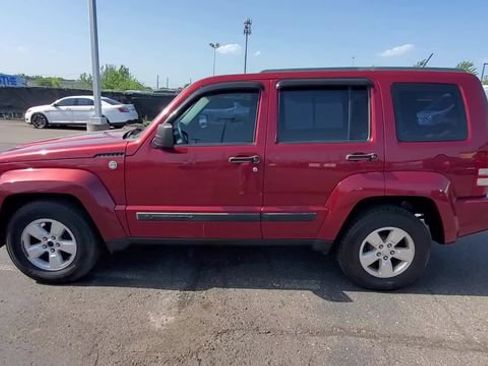 Used 2012 Jeep Liberty Sport AWD/4WD image 5
