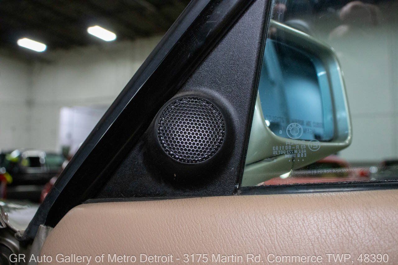 Used 1989 BMW 325i Convertible RWD image 40