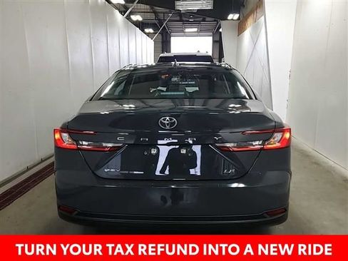 Used 2025 Toyota Camry LE image 17