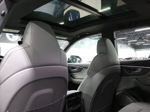 Used 2024 Audi SQ8 Prestige w/ Prestige Package image 15