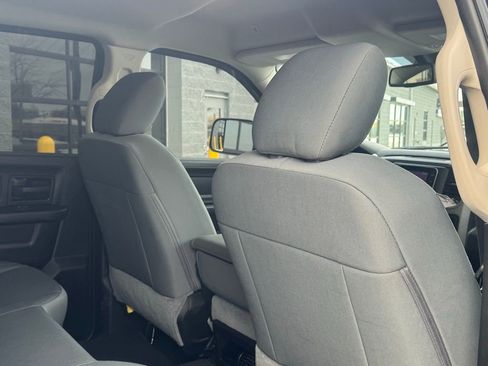 Used 2018 RAM 2500 Tradesman w/ Chrome Appearance Group image 39