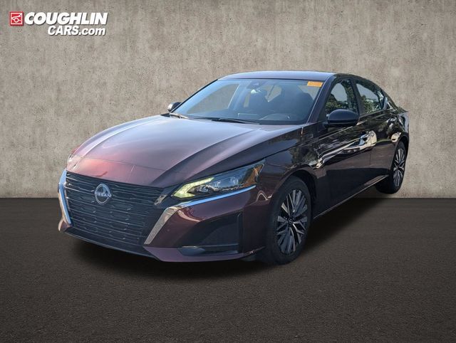 Certified 2025 Nissan Altima 2.5 SV FWD image 3