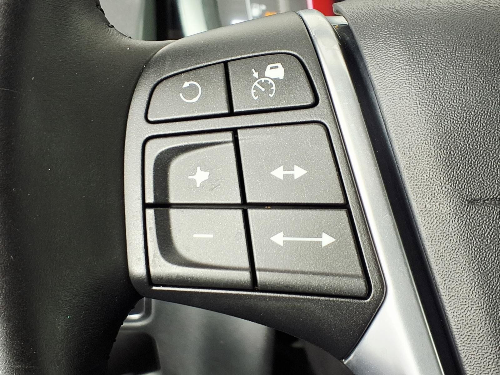 Used 2015 Volvo XC60 T5 Platinum FWD image 18