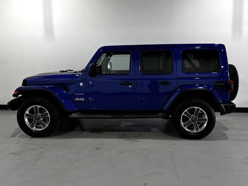 Used 2019 Jeep Wrangler Unlimited Sahara w/ Safetytec Group AWD/4WD image 11