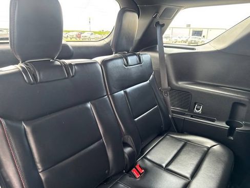 Used 2025 Ford Explorer ST-Line w/ ST-Line Street Pack AWD/4WD image 18