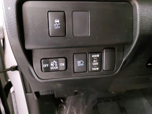 Used 2020 Toyota Tacoma TRD Sport image 25