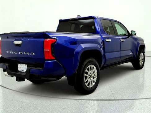 Used 2025 Toyota Tacoma Limited AWD/4WD image 5