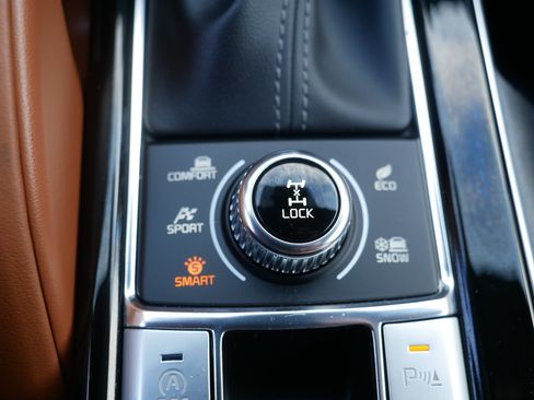 Certified 2025 Kia Telluride SX Prestige X-Line AWD/4WD image 32