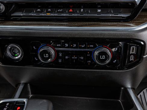 Used 2022 Chevrolet Silverado 1500 RST image 23