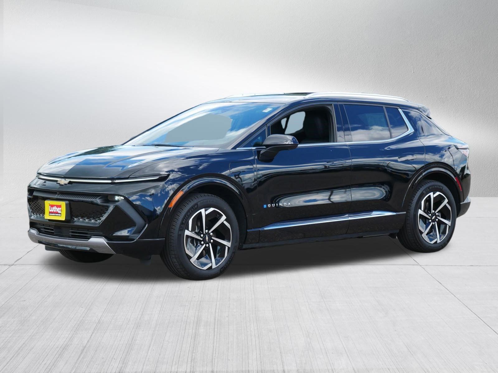 Used 2024 Chevrolet Equinox EV LT w/ LPO, All-Weather Mat Package FWD image 3
