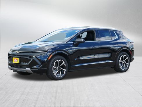 Used 2024 Chevrolet Equinox EV LT w/ LPO, All-Weather Mat Package FWD image 3
