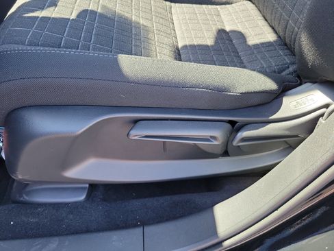 New 2026 Honda HR-V LX image 19