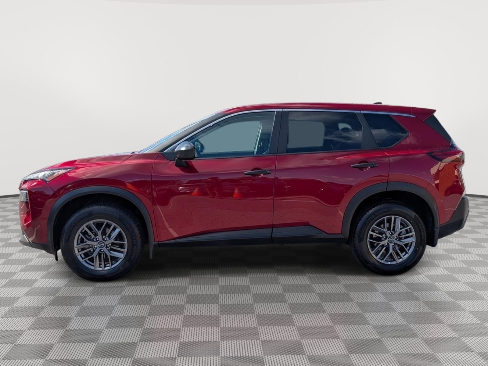 Used 2023 Nissan Rogue S AWD/4WD image 2