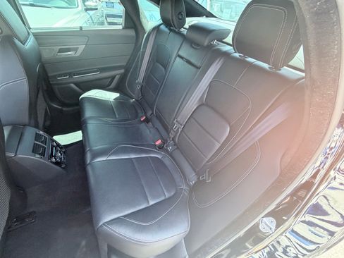Used 2017 Jaguar XF S RWD image 8