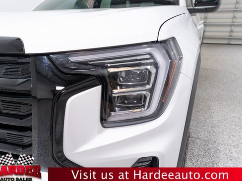 Used 2026 GMC Terrain Elevation w/ Elevation Premium Package FWD image 8