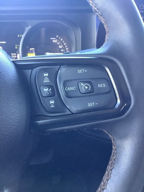 Certified 2024 Jeep Wrangler Unlimited w/ Convenience Group AWD/4WD image 34