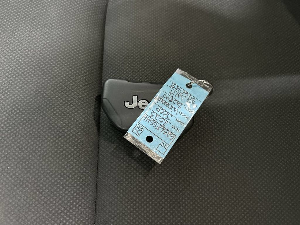 Used 2023 Jeep Wrangler Unlimited Sport AWD/4WD image 12