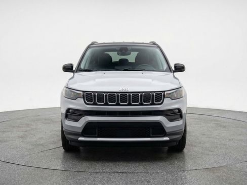 Used 2025 Jeep Compass Limited image 2