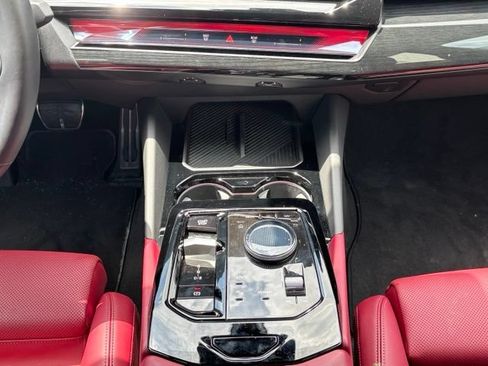 Certified 2026 BMW i5 eDrive40 w/ M Sport Package AWD/4WD image 24
