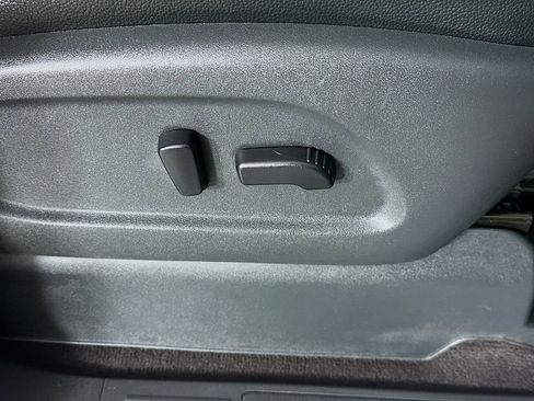Used 2023 Nissan Titan PRO-4X w/ Pro-4x Convenience Package AWD/4WD image 24