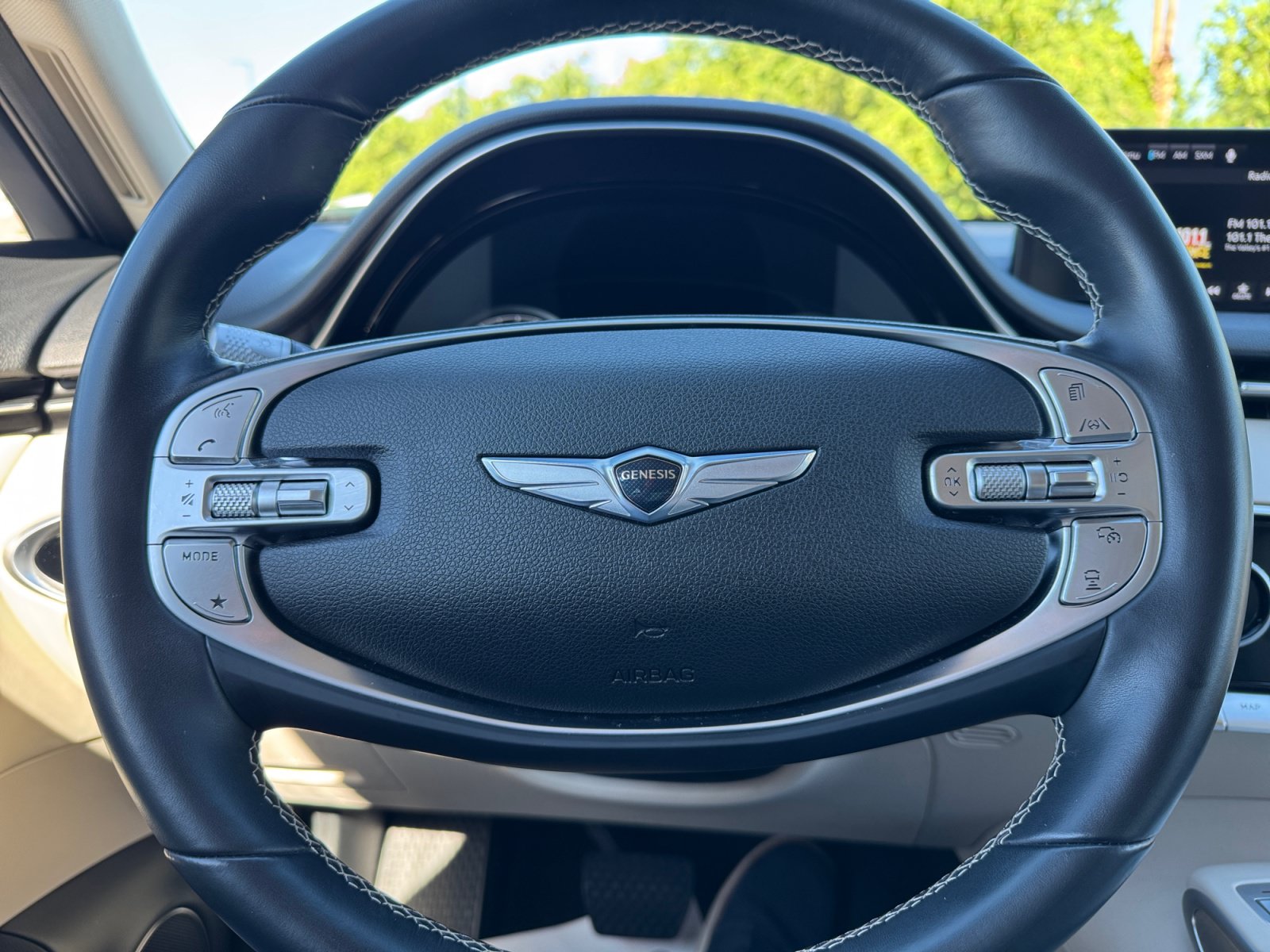 Used 2023 Genesis GV70 2.5T w/ Select Package AWD/4WD image 9