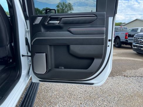 Used 2025 GMC Sierra 2500 AT4X AWD/4WD image 19