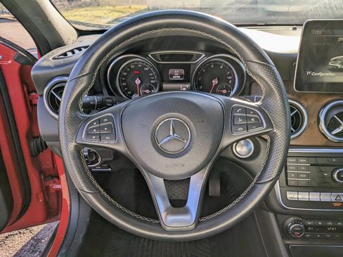 Used 2018 Mercedes-Benz GLA 250 4MATIC image 21