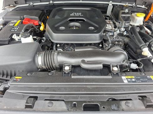 Used 2023 Jeep Wrangler Sahara w/ Cold Weather Group image 29