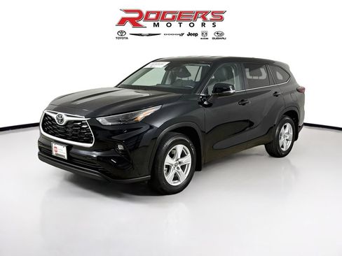 Certified 2024 Toyota Highlander AWD image 8