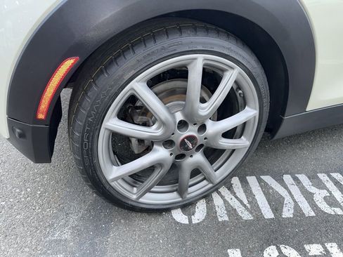 Used 2019 MINI Cooper 2-Door Hardtop image 9