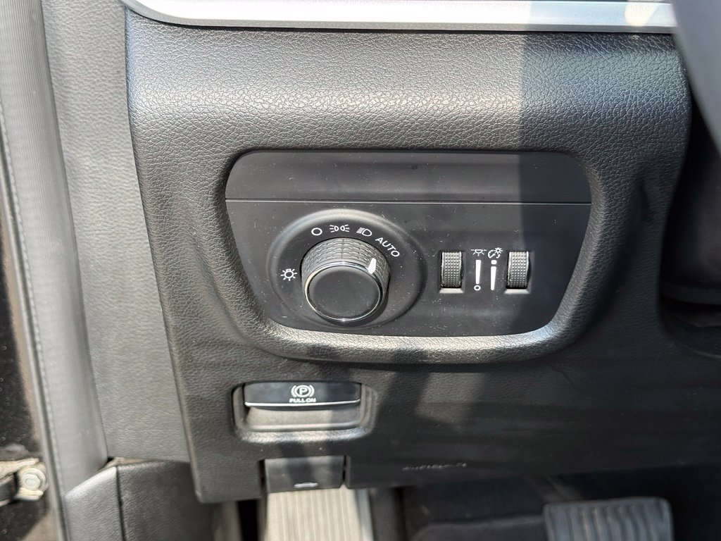 Used 2023 Jeep Grand Cherokee L Laredo AWD/4WD image 18