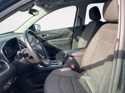 Used 2018 Chevrolet Equinox LT w/ Sun & Infotainment Package image 9
