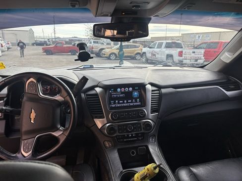 Used 2017 Chevrolet Suburban LT image 12