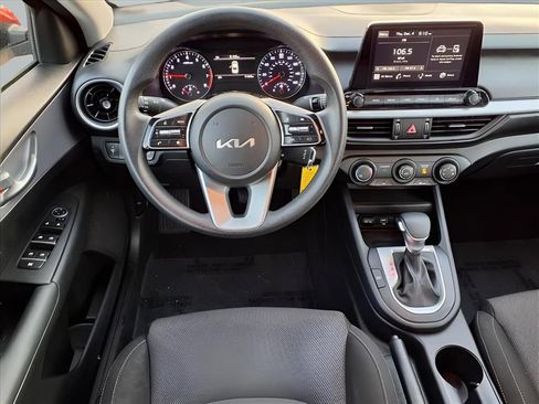 Used 2024 Kia Forte LXS image 5