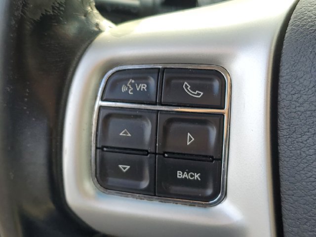 Used 2014 Chrysler Town & Country Touring FWD image 12