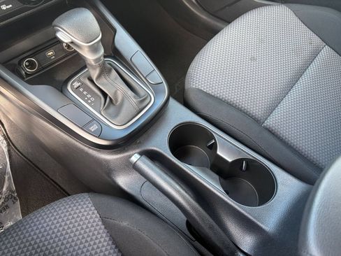 Used 2025 Kia Soul LX w/ LX Technology Package FWD image 39