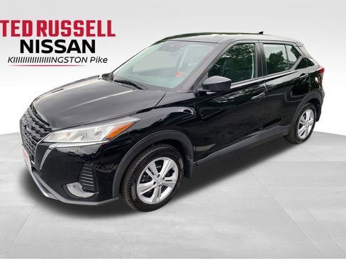 Used 2022 Nissan Kicks S FWD image 1