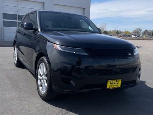 Used 2025 Land Rover Range Rover Sport SE image 4