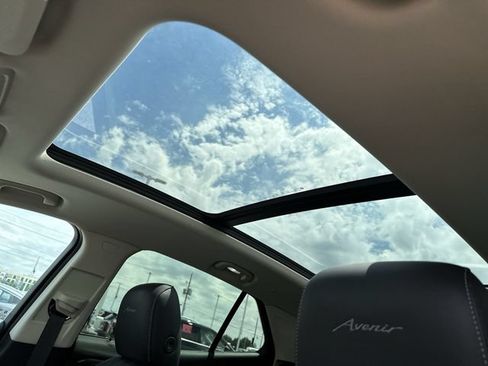Used 2023 Buick Envision Avenir AWD/4WD image 18