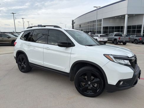Used 2021 Honda Passport Elite image 2