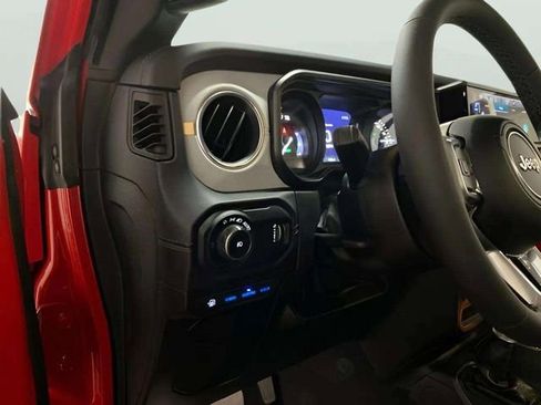 Used 2025 Jeep Wrangler Unlimited Sahara w/ Safety Group AWD/4WD image 56