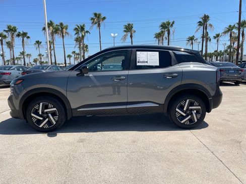 Certified 2025 Nissan Kicks SV w/ SV Premium Package FWD image 2